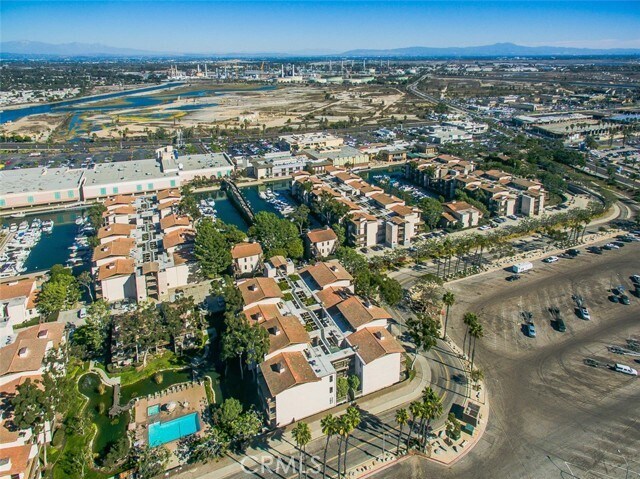 Building Photo - 7235 Marina Pacifica Dr S