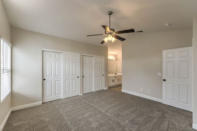 Building Photo - Newly Updated 4Bed/2Bath/2Car- residence located in NW Las Vegas community with NO HOA!