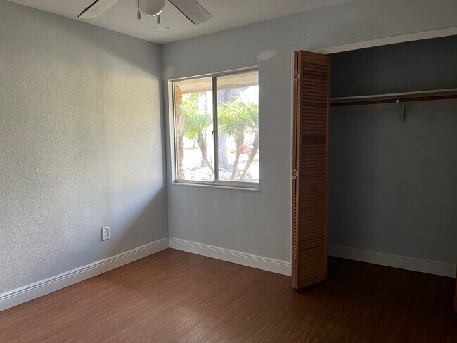 Building Photo - 325 Redwing Way