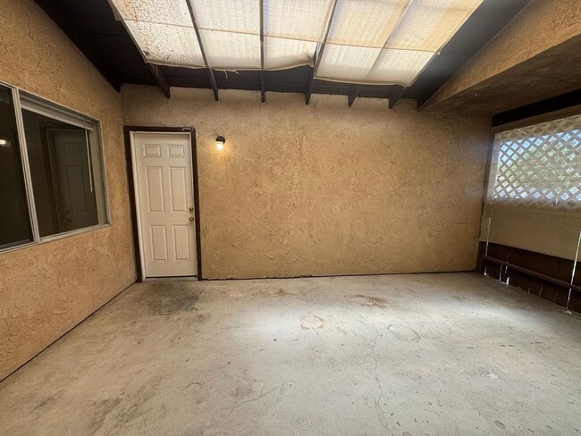 Building Photo - 533 Montecito Ave