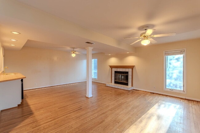 Building Photo - River View, Very Private Home!