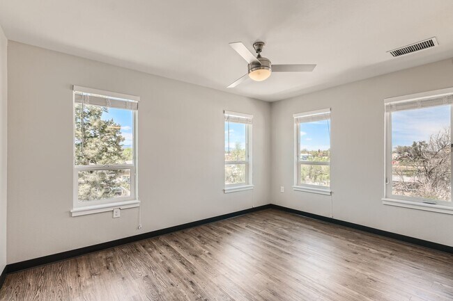 Building Photo - 2-bedroom / 2-bath modern living apartment - **New build: 2022**