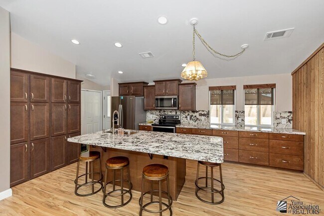 Building Photo - 5584 E 34th Pl