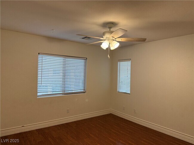 Building Photo - 406 1st on Dr