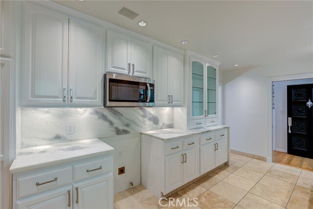 Building Photo - 2740 Hutton Dr