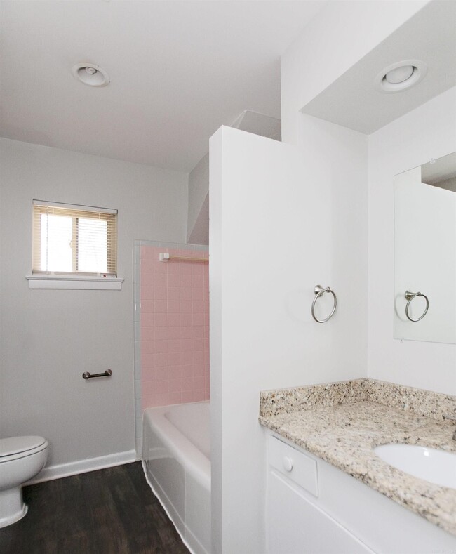 Building Photo - 7304 Dahlia Dr