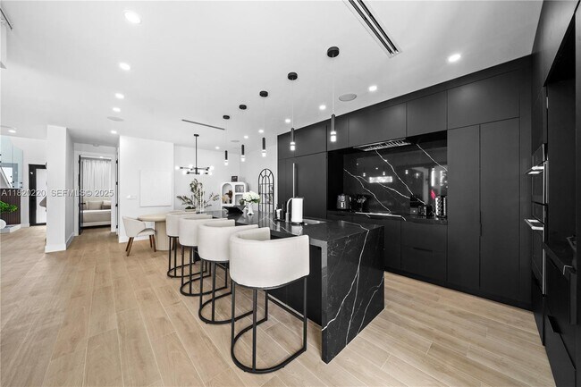 Building Photo - 550 NW 42nd St