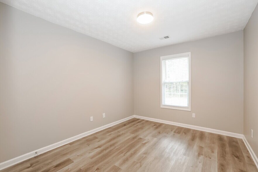 Building Photo - 511 Saddle Ridge Dr