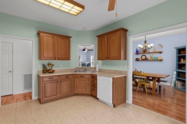 Building Photo - Home in Waterfront Community
