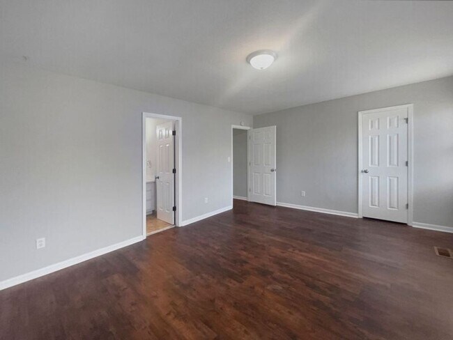 Building Photo - 3414 Kensington Ct