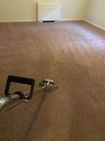 Building Photo - 2050 Francis Ln