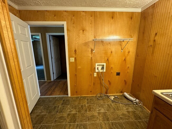 Building Photo - 4 BD, 2 BA Cozy Home in Martin, TN!