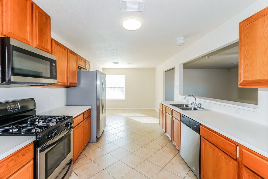 Building Photo - 7931 Brook Trail Cir
