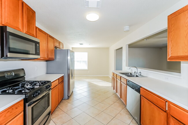 Building Photo - 7931 Brook Trail Cir