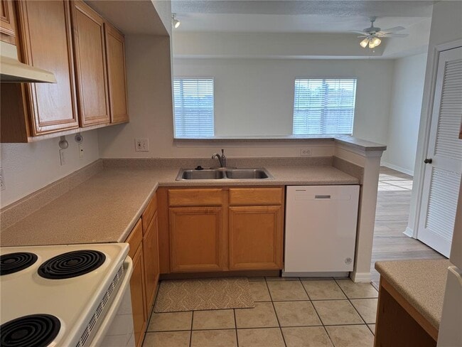 Building Photo - 1130 Villagio Cir