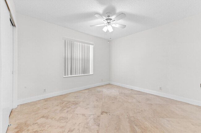 Building Photo - 6740 Brookhurst Cir