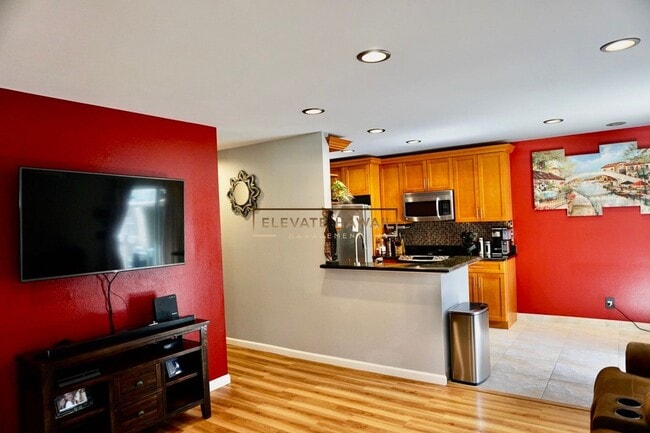 Building Photo - CHARMING & MODERN 2 BED 2 BATH 2 PARKING TOWNHOME IN WAIKELE!