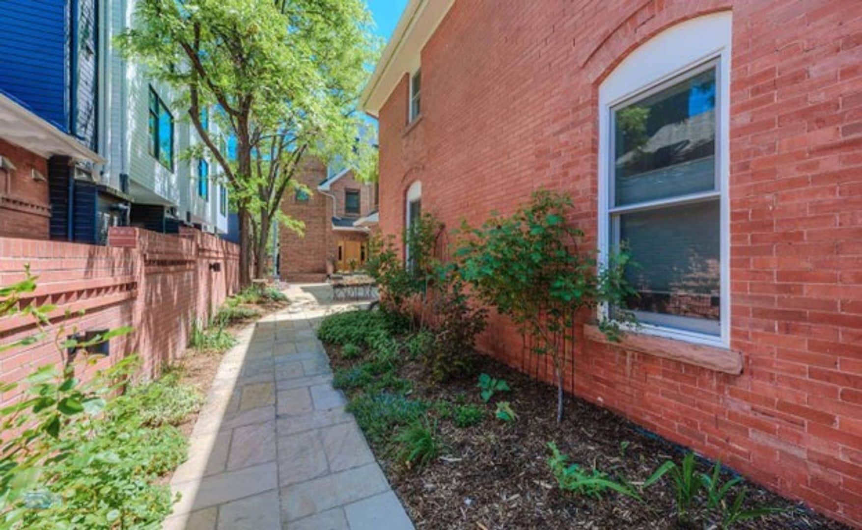 Building Photo - 1820 Pearl St