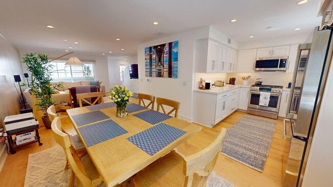 Building Photo - BRAND NEW CONDO | EV Charging