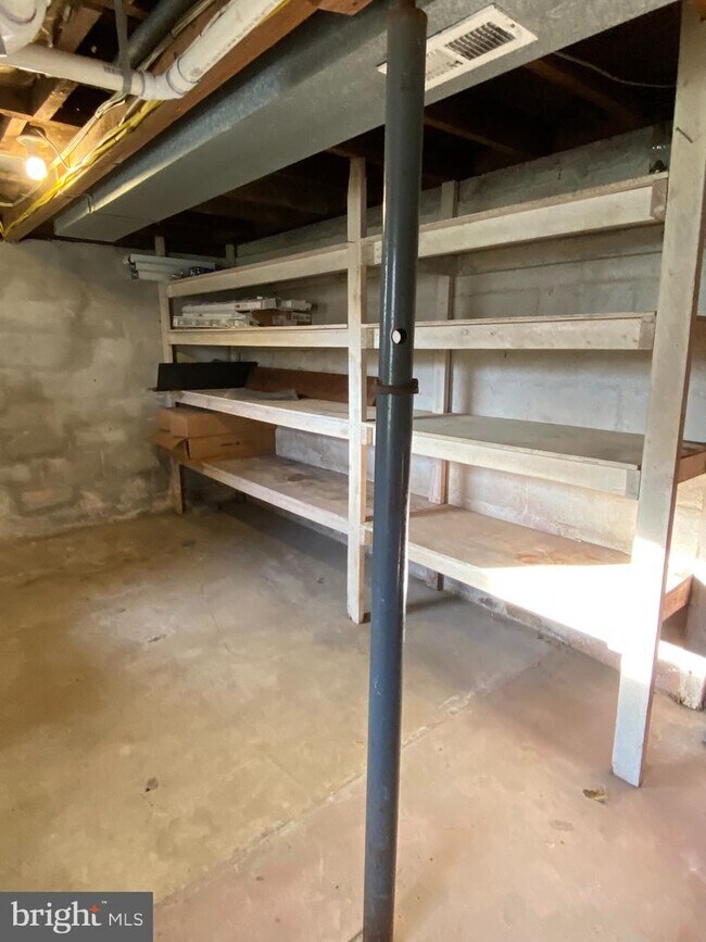 Building Photo - 6055 Coon Tree Rd