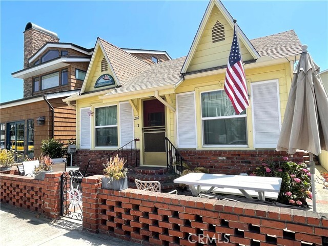 Building Photo - 209 E Bay Ave