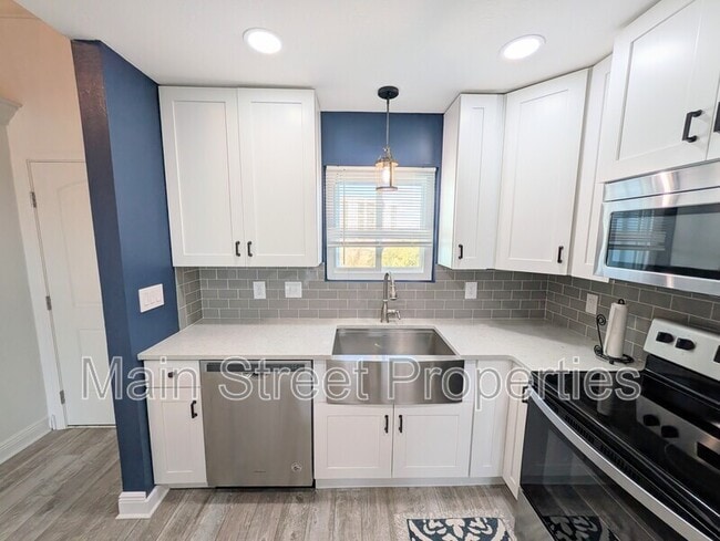 Building Photo - 14100 River Rd