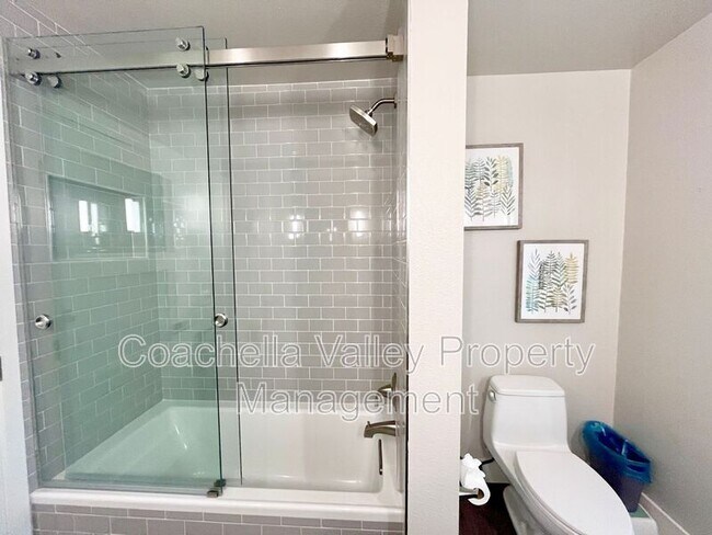 Building Photo - 39866 Newcastle Dr