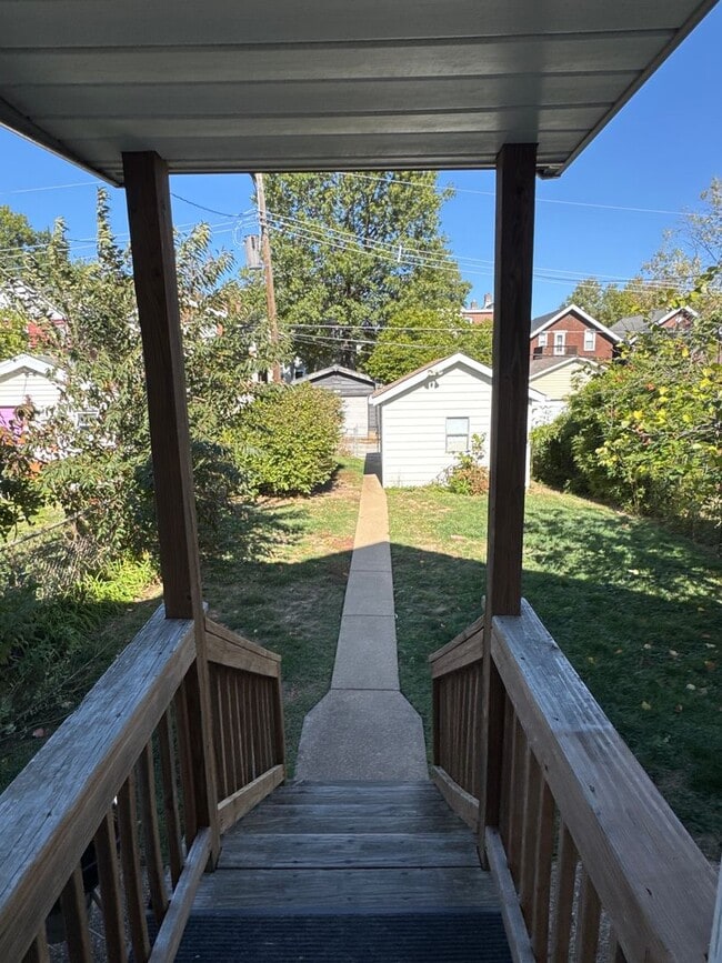 Building Photo - 4949 Nottingham Ave