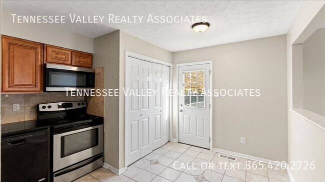 Building Photo - 7332 Oak Chase Rd