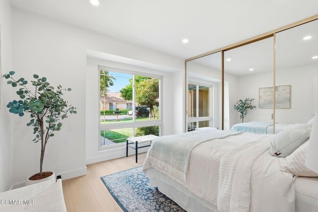 Building Photo - 5140 Village 5