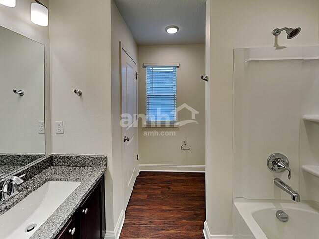 Building Photo - 8615 Belfort St