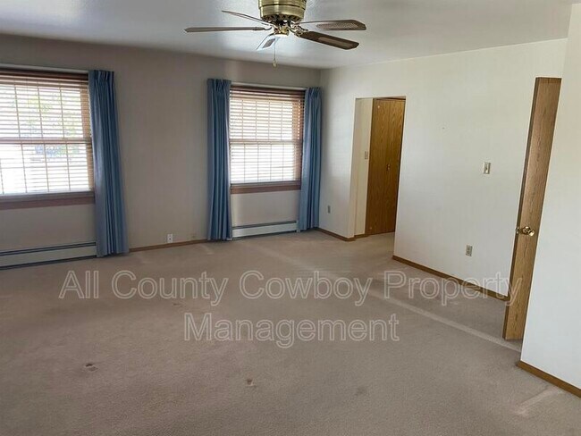 Building Photo - 3307 Hynds Blvd
