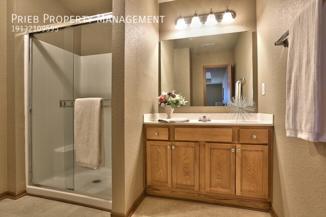 Building Photo - 856 S Woodson Ct