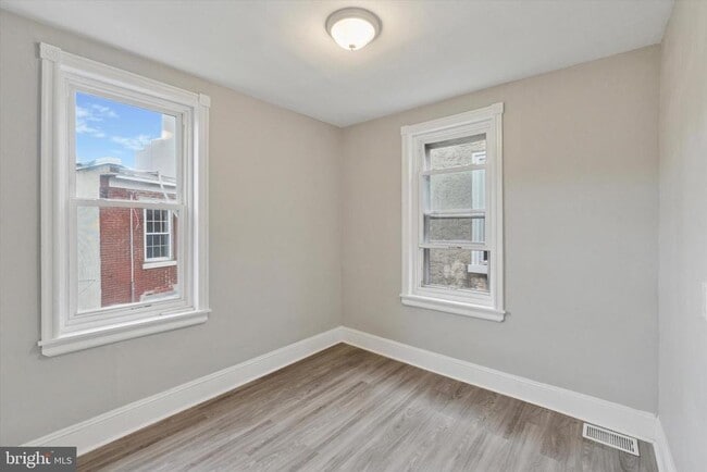 Building Photo - 1323 N 28th St