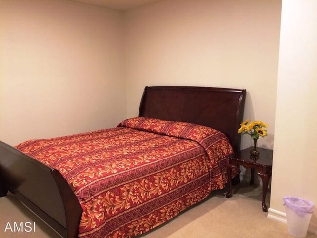Building Photo - 5 br, 4 bath House - 2075 Torrey Pines Rd ...