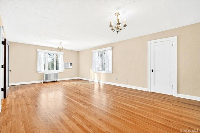 Building Photo - 5 Seymour Pl