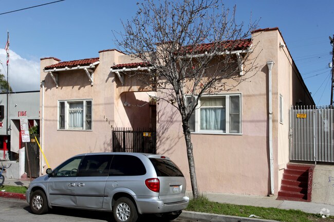 Building Photo - 1208 Daisy Ave