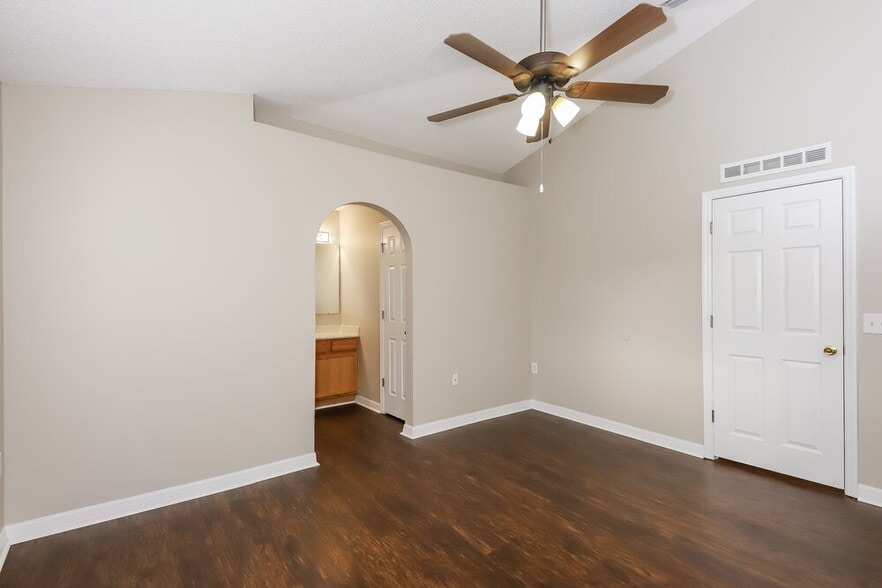 Building Photo - 11426 Ivy Flower Loop