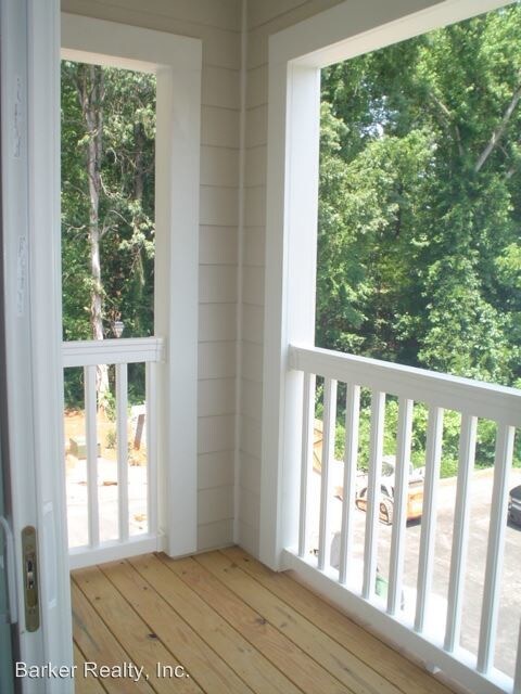 Building Photo - 3722 Burt Dr