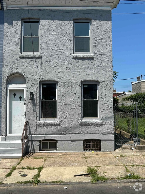 Building Photo - 1705 W Juniata St