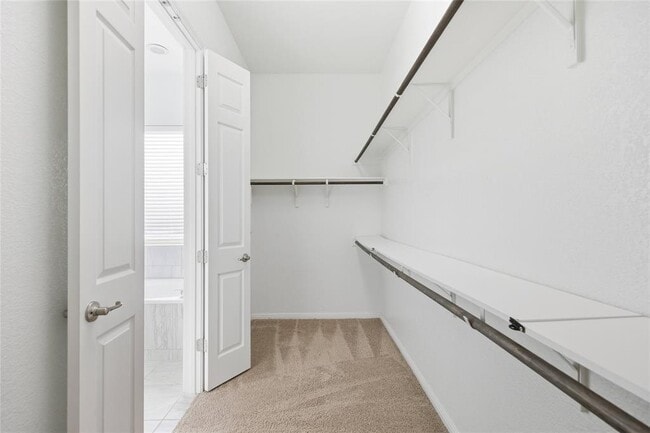 Building Photo - 607 Achilles St