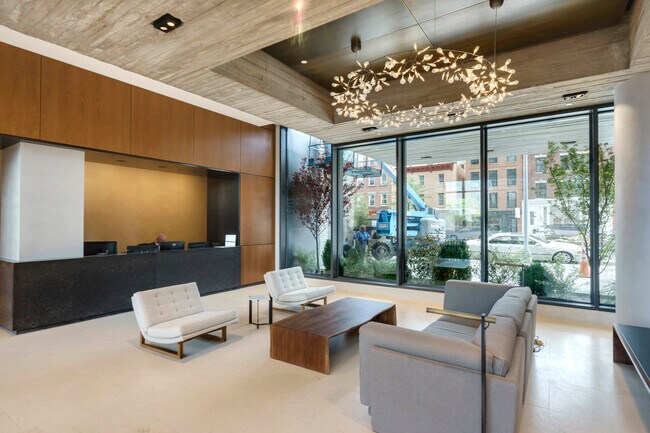 Building Photo - 550 Vanderbilt Ave