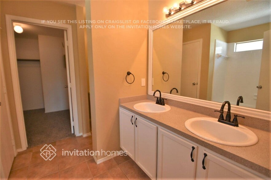 Building Photo - 4811 Russet Trail Ct