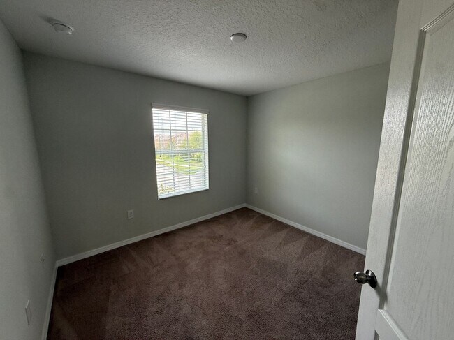Building Photo - 10769 Savannah Landing Cir