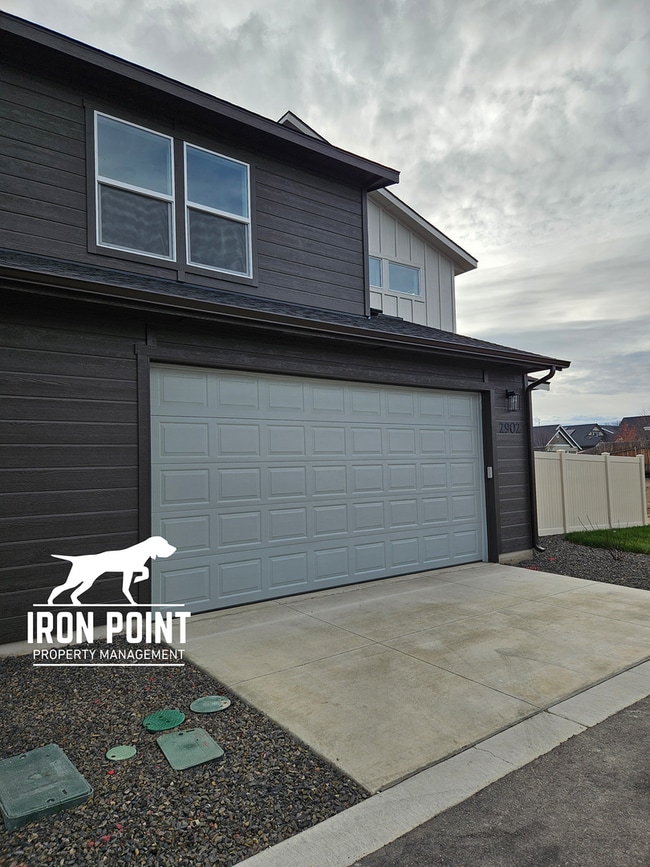 Building Photo - Brand New Never Lived-In 3-Bed, 2.5-Bath Townhome in Caldwell, ID – Available Now!