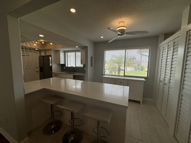 Building Photo - 30 Sea Harbor Dr W