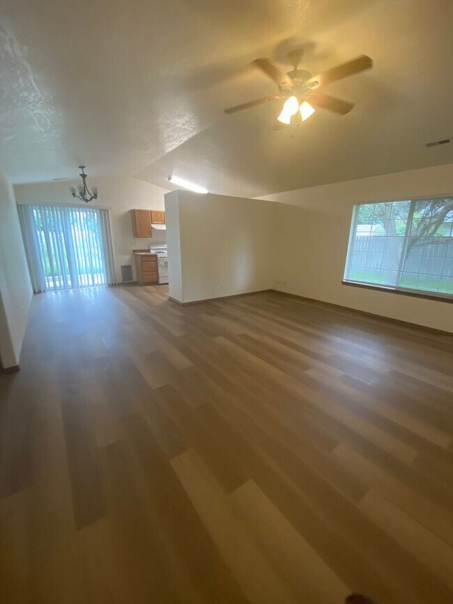 Building Photo - SINGLE FAMILY HOUSE IN HAYDEN (P#285)