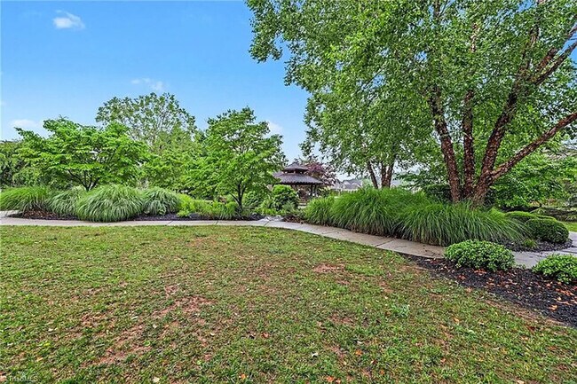 Building Photo - Lease OR Lease to Own
