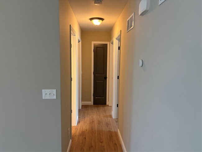 Building Photo - 627 Gandalf Ln