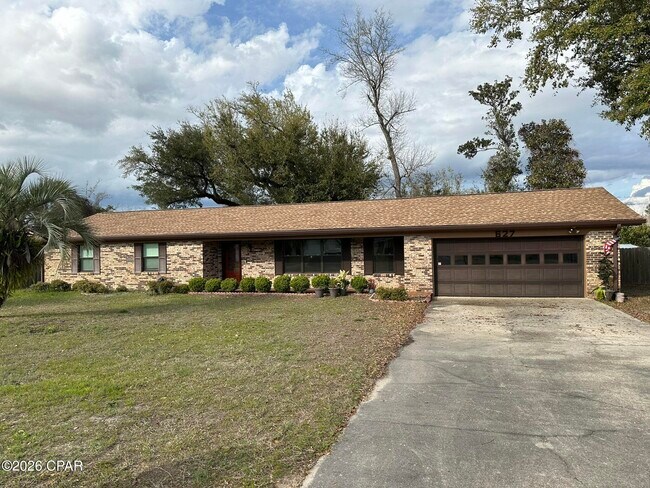 Building Photo - 627 Old Hickory St